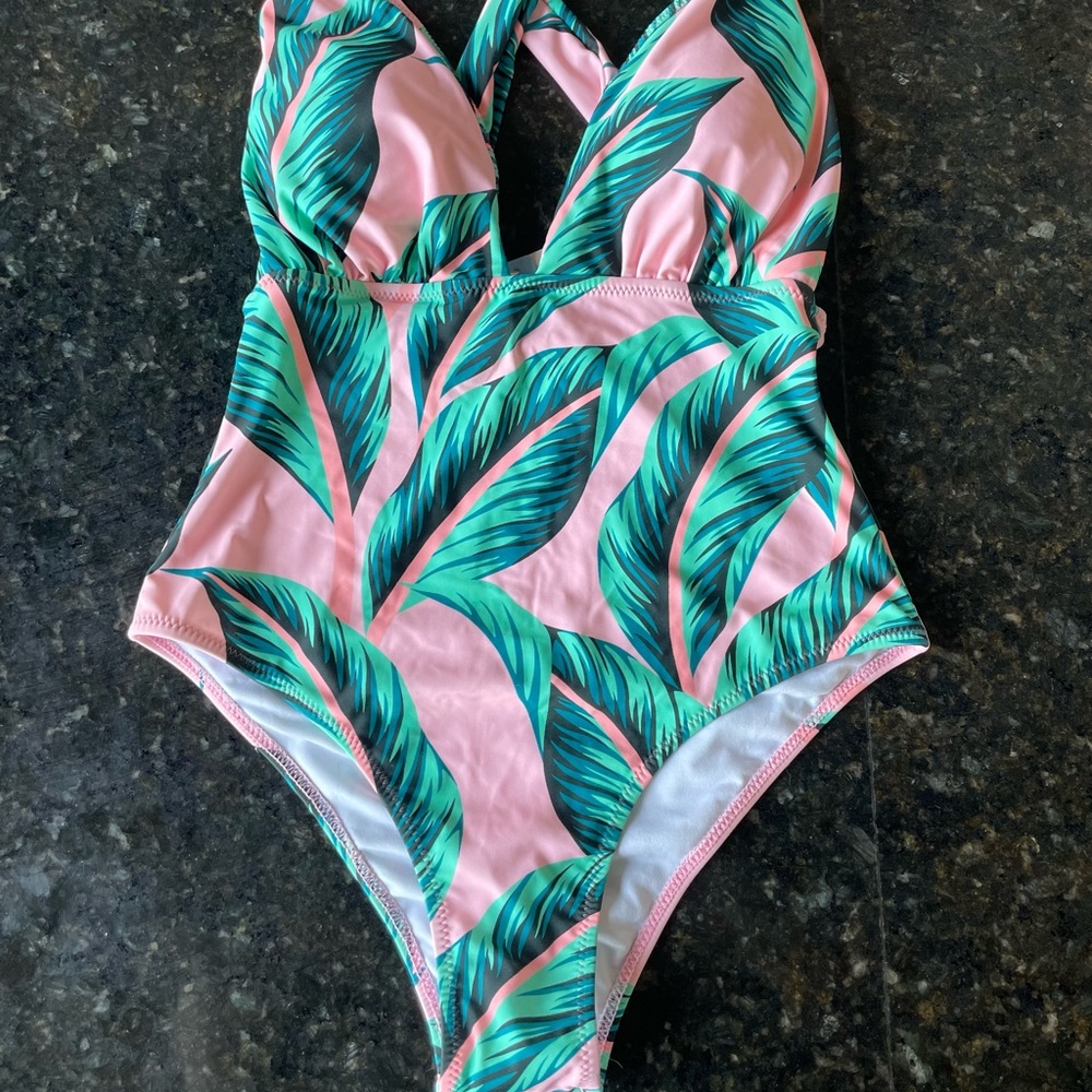 NWT Cupshe S One Piece Swimsuit Light Pink w/ Green/Blue Leaves